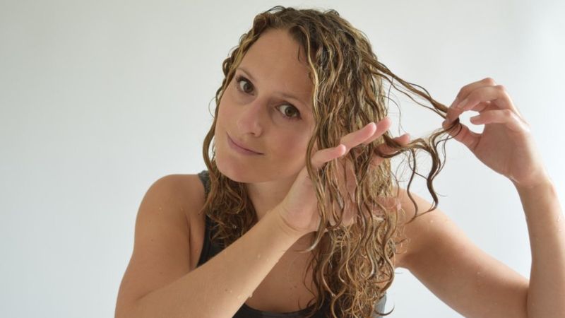 Düğümlenmiş, karışık saçlardan kurtulmanın yolları