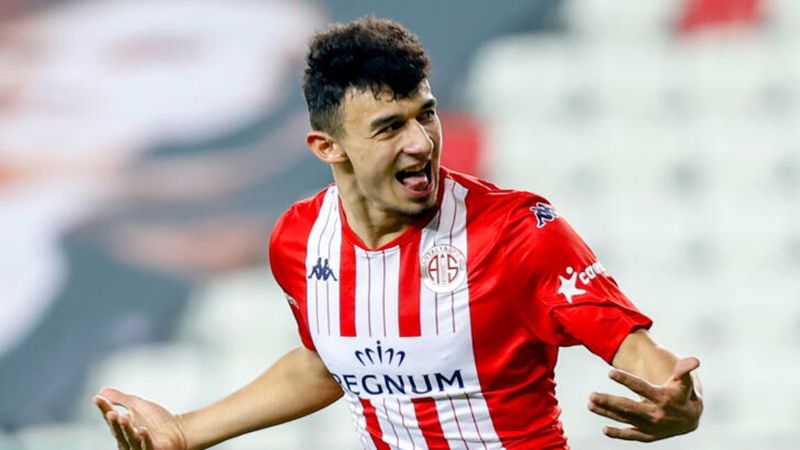 Fenerbahçe ve Galatasaray, Gökdeniz Bayrakdar'ın peşinde