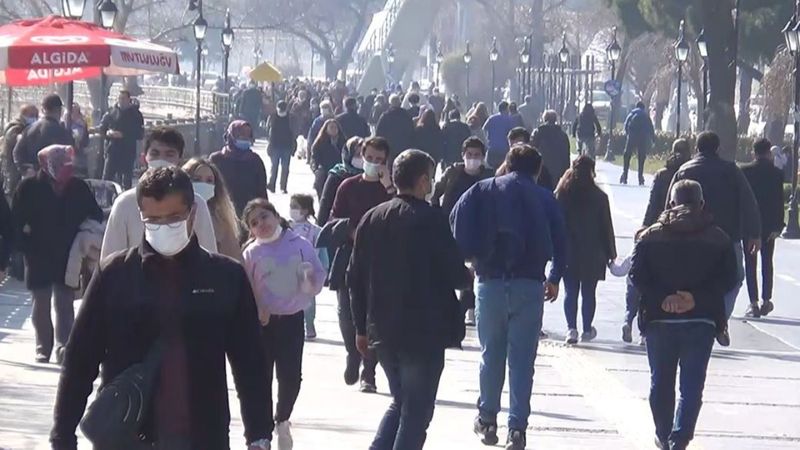 Tekirdağlılar cadde ve sokaklara akın etti