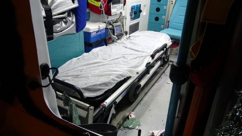 Diyarbakır'da engelli genç ambulans ekiplerine saldırdı