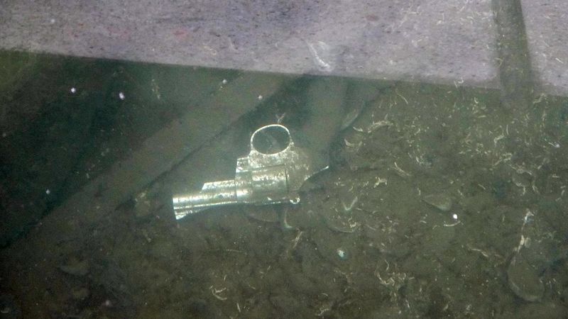 Samsun’da göle atılan silah polisi harekete geçirdi