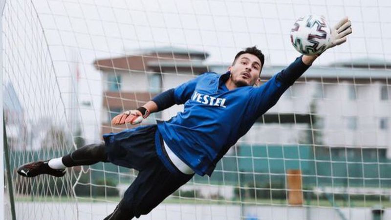 Uğurcan Çakır ile Altay Bayındır karşı karşıya