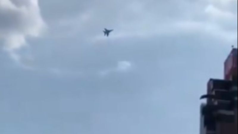Ermenistan'da ordu Su-30 savaş uçaklarını havalandırdı