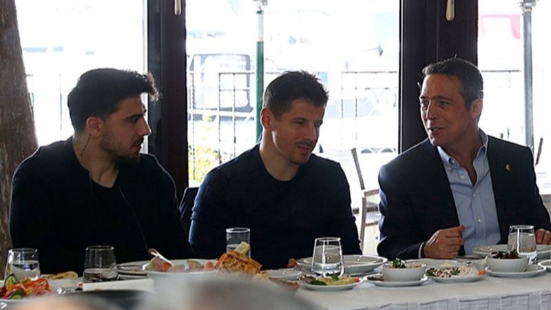 Ali Koç, futbolcularla toplantı yaptı