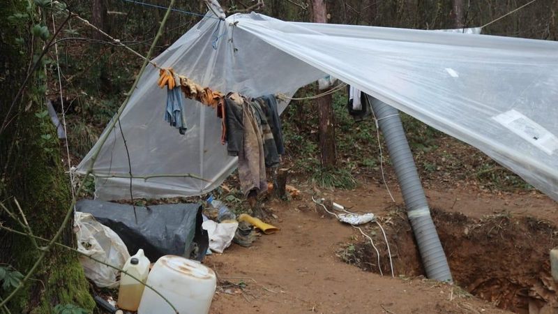 Sarıyer'de defineciler 15 metre derinlikte yakalandılar