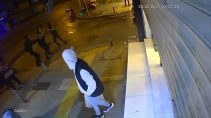 İzmir'de hurdacıların bölge kavgasında 1 kişi bıçaklandı