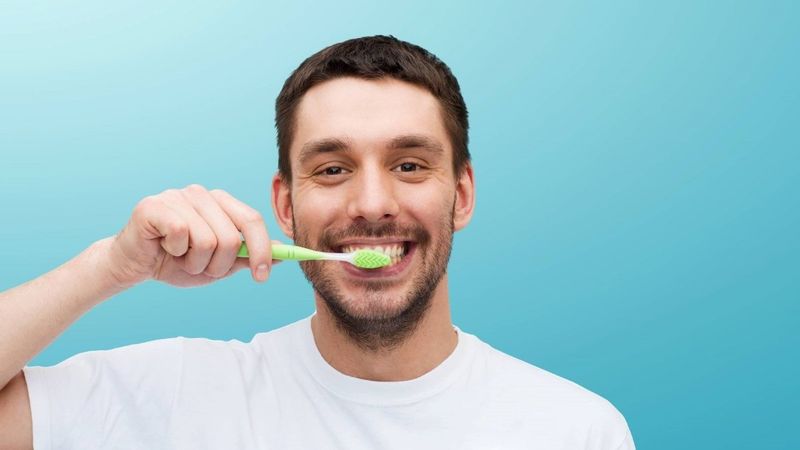 Doğru diş fırçası nasıl seçilir
