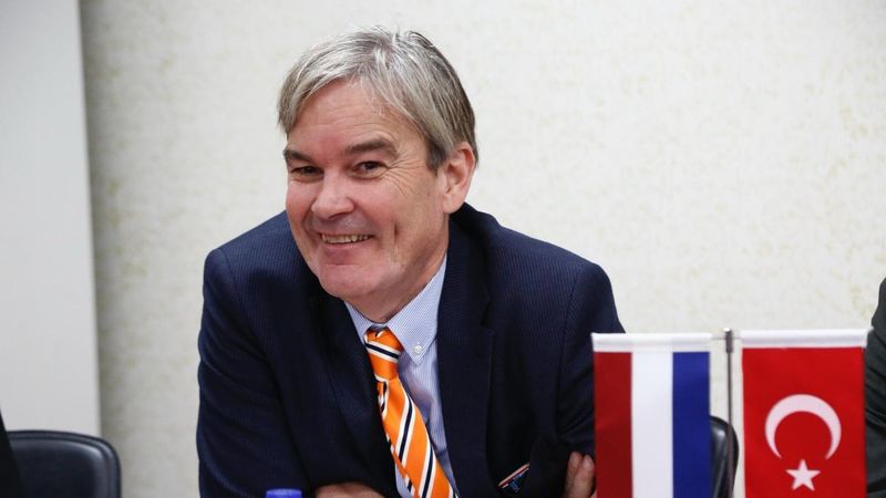 Hollanda İstanbul Başkonsolusu'ndan Türkiye'nin aşılama çalışmalarına övgü