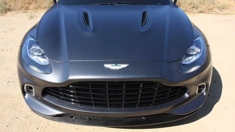 Aston Martin DBX üç yeni versiyon ile geliyor