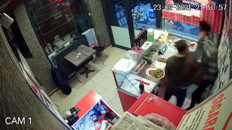 Afyonkarahisar'da çiğ köfte acılı diye çalışana saldırdı