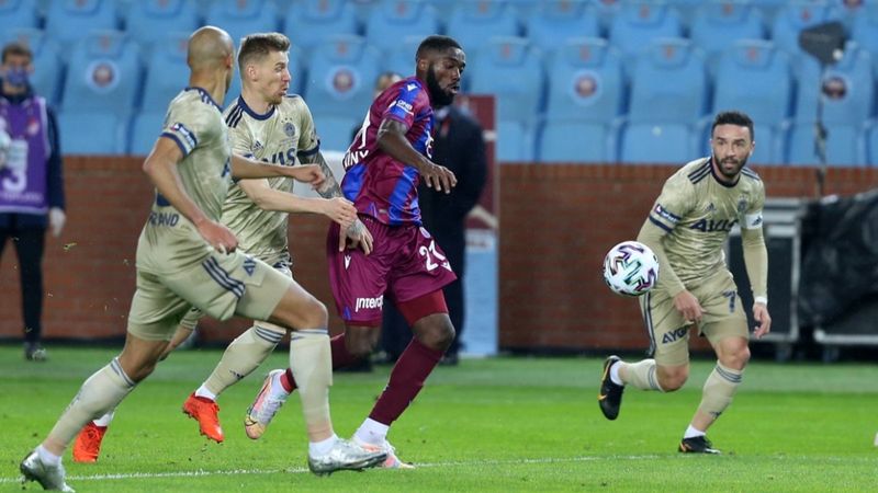 Fenerbahçe Trabzon deplasmanından 3 puanla döndü