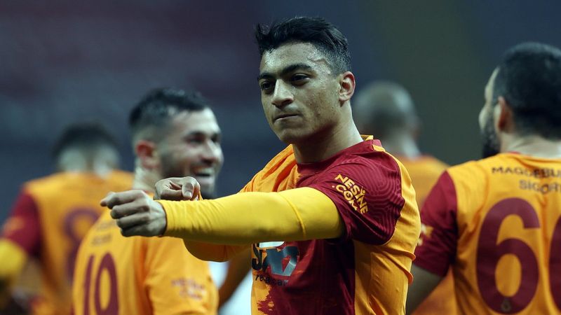 Mostafa Mohamed, Falcao'yu geçti