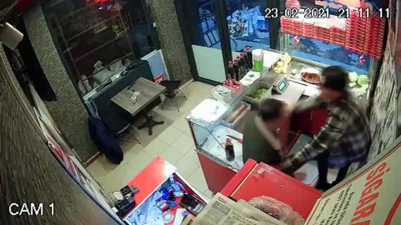 Çiğ köfteciyi döven saldırgan: İstediğimi döverim, istediğime söverim