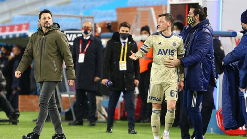 Mesut Özil'den Erol Bulut'a tepki