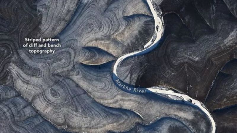 Rusya'daki gizemli çizgiler uydudan gözlemlendi