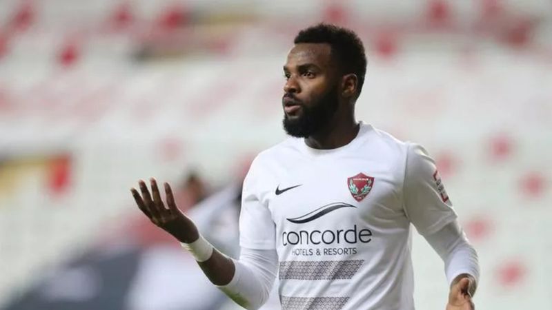 Sakatlanan Aaron Boupendza kadrodan çıkarıldı