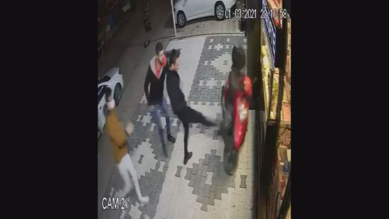 Afyonkarahisar'da bu sefer de çiğ köfte dükkanına saldırdılar