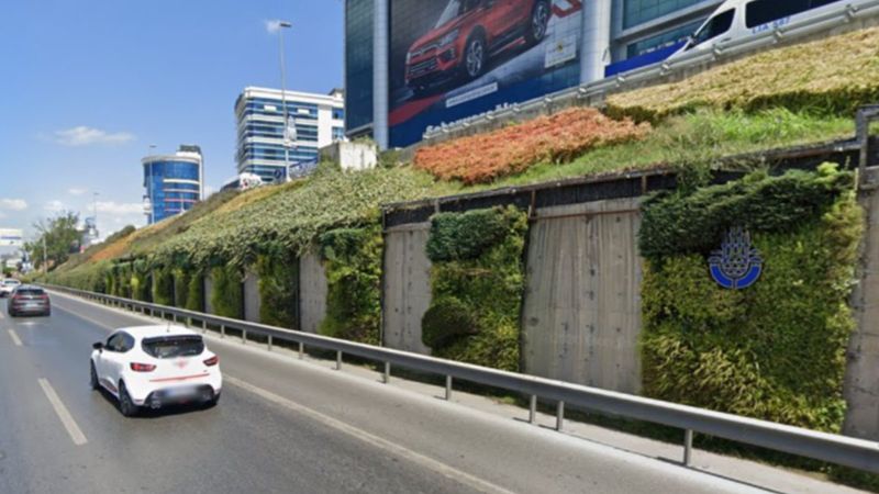 Maltepe'de dikey bahçeler söküldü