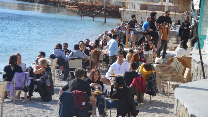 Bodrum'da restoran ve kafeler dolmaya başladı