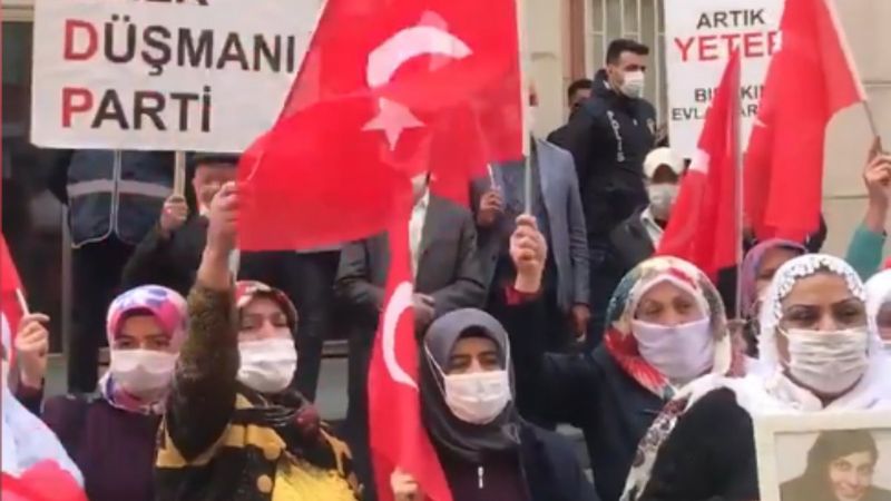 Diyarbakır anneleri: Kandil'in itleri yıldıramaz bizleri