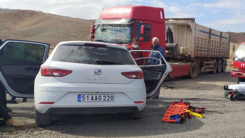 Kayseri'de tır ile otomobil çarpıştı: 6 yaralı