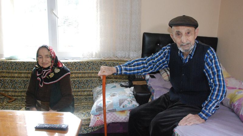 Bartın'daki 70 yıllık evli çift, sırrın anlayış olduğunu söyledi