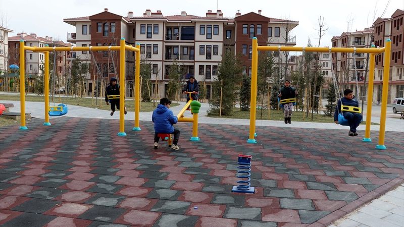 Elazığ'da depremzedeler için yapılan evler