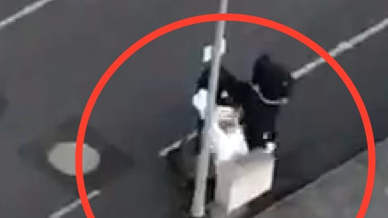 Samsun'da kablo hırsızları kameraya yakalandı