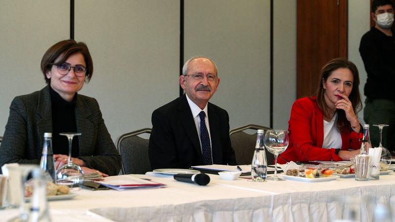 Kemal Kılıçdaroğlu, sanatçı ve tiyatrocularla buluştu