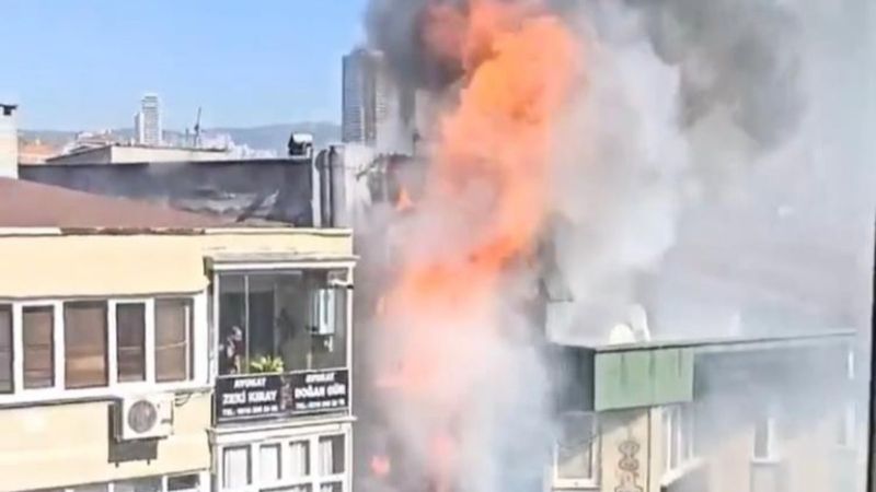 Kartal’da dershane alevlere teslim oldu