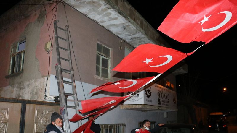 Şehitlerin acı haberi ailelerine ulaştı