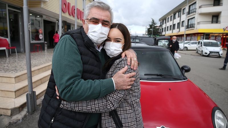 Düzce'de sigarayı bırakarak biriktirdiği parayla kızının hayalini gerçekleştirdi
