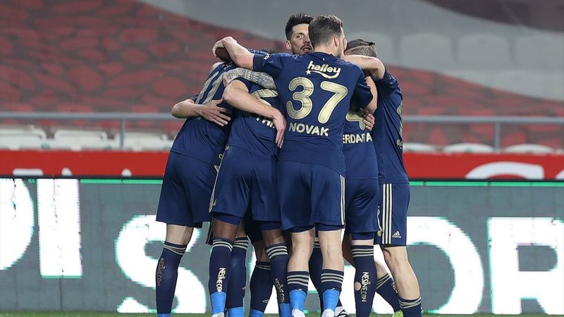 Fenerbahçe, Konyaspor deplasmanından 3 puanla döndü