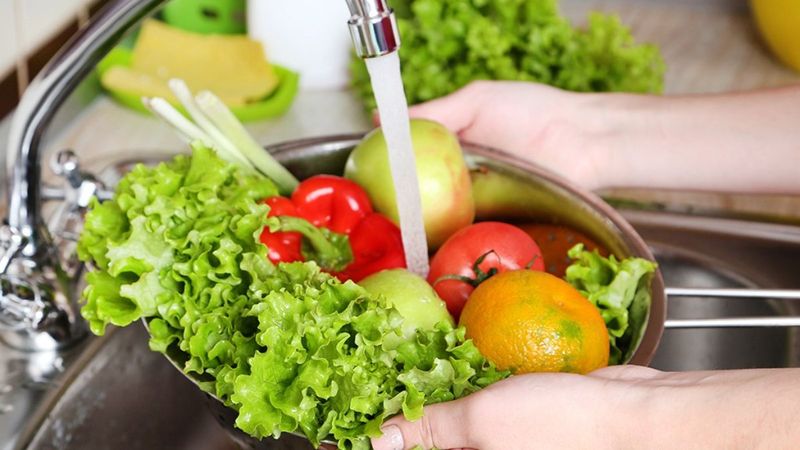 Meyve ve sebzeleri doğru yıkamak için 7 ipucu