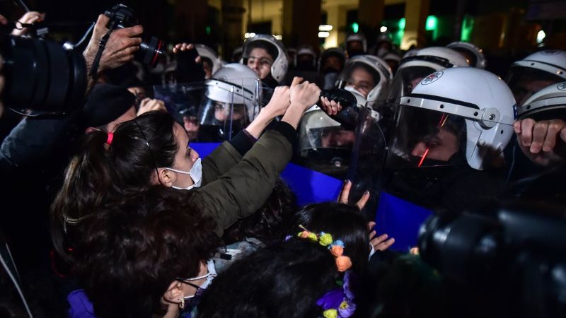 İstiklal Caddesi'nde izinsiz yürüyüş