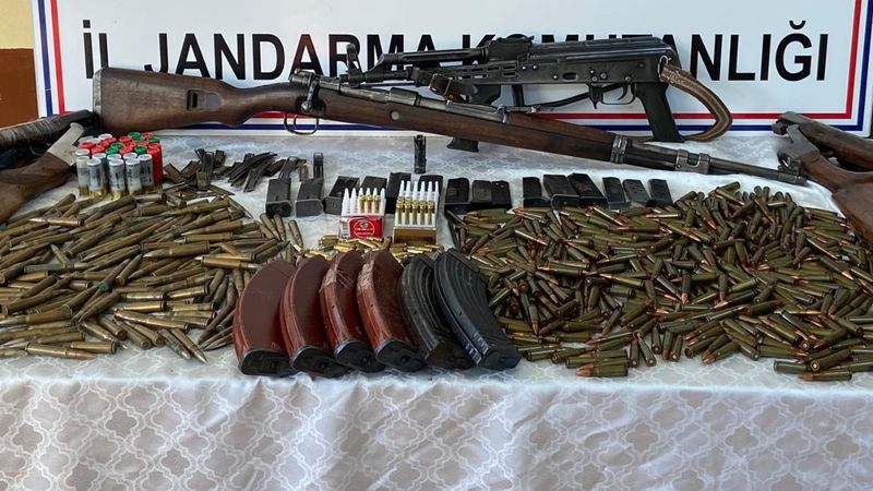 Siirt'te silah kaçakçılarına operasyon düzenlendi