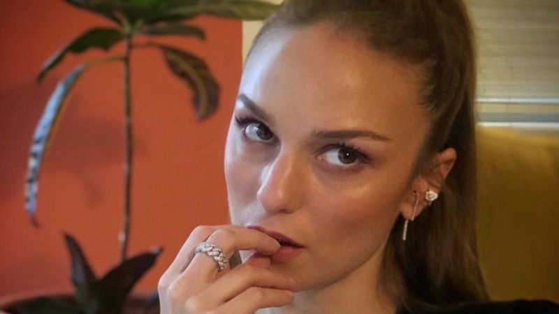 Nilperi Şahinkaya: Boş zamanlarımda yatıyorum