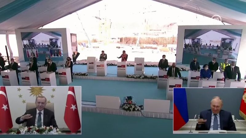 Cumhurbaşkanı Erdoğan ile Putin'den, Akkuyu'da temel atma töreninde gülümseten anlar