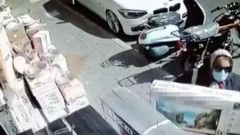 İzmir'de mağaza önündeki televizyonu çaldı