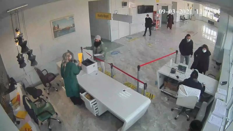 Samsun'da sağlık çalışanına saldıran kız tutuklandı