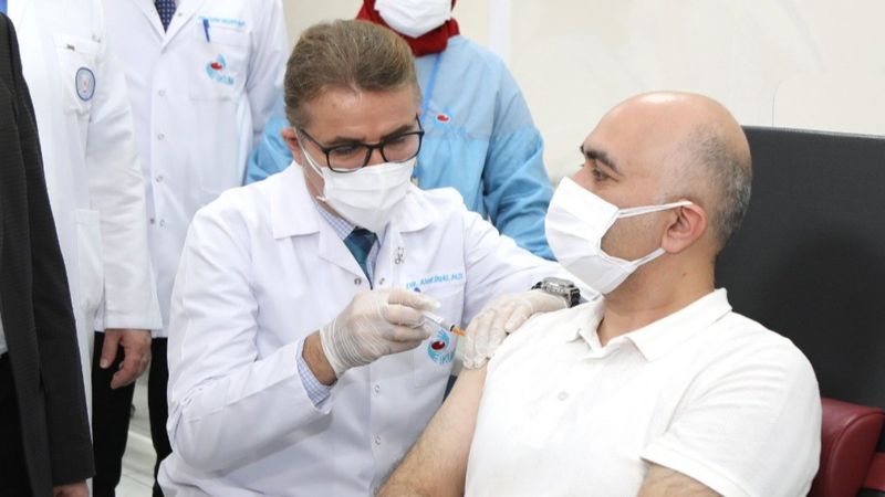 Yerli koronavirüs aşısında ikinci doz uygulaması yapıldı