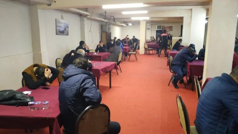 Eskişehir'de mühürlü dernek binasına kumar baskını