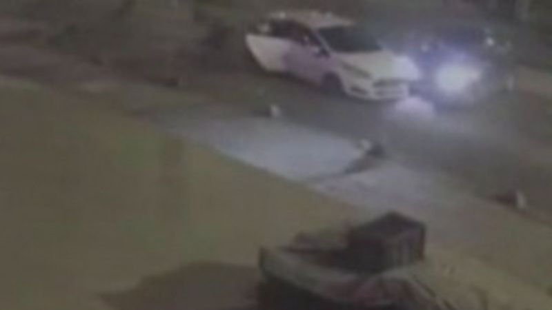 Esenyurt'ta dükkan sahibine yakalanan hırsızlar böyle kaçtı