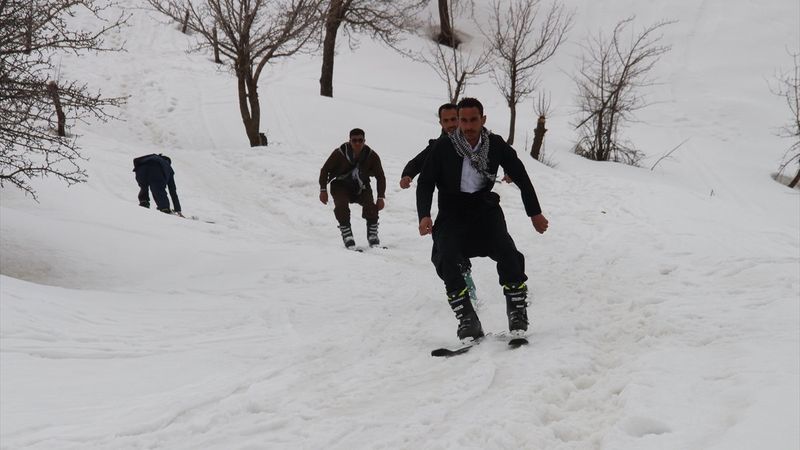 Hakkari Şemdinli'de kayak keyfi