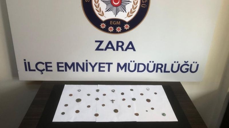 Sivas’ta şüpheli şahsın üzerinden tarihi eserler çıktı