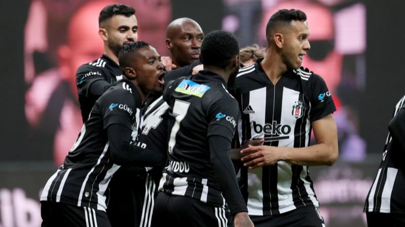 Başakşehir-Beşiktaş maçının ilk 11'leri