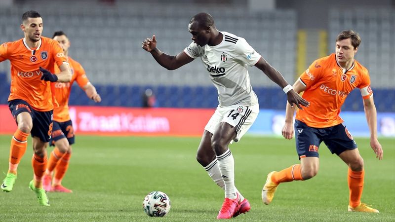 Beşiktaş gollü maçta Başakşehir'i mağlup etti