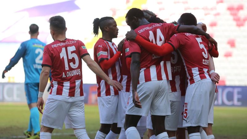 Sivasspor, Fatih Karagümrük'ü tek golle geçti