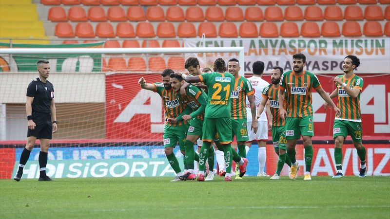 Antalyaspor 13 maç sonra Alanyaspor'a yenildi