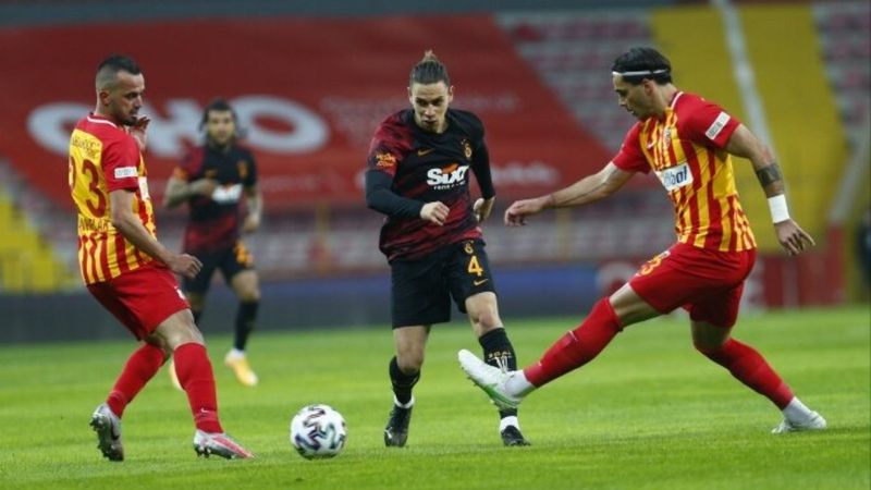 Galatasaray'da Taylan Antalyalı cezalı duruma düştü